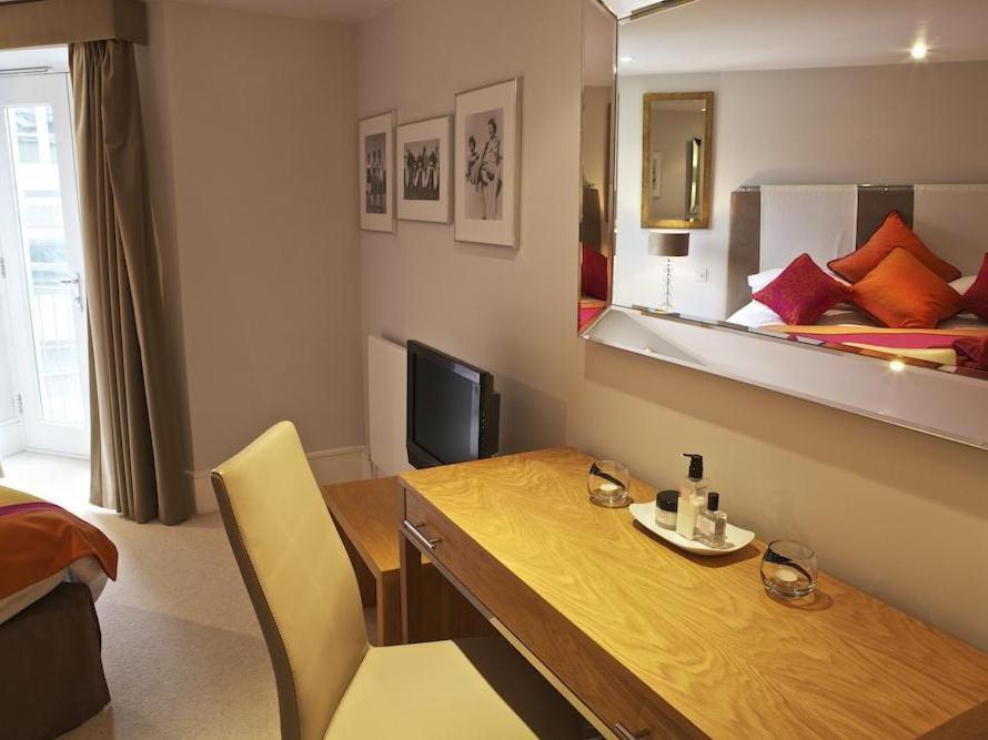Diddly Squat, 43 Dart Marina Apartment ดาร์ตมัธ ภายนอก รูปภาพ