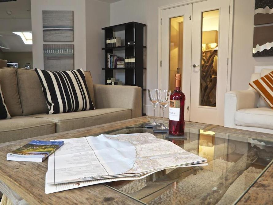 Diddly Squat, 43 Dart Marina Apartment ดาร์ตมัธ ภายนอก รูปภาพ